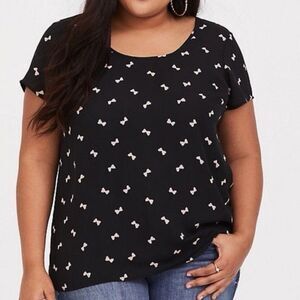 Torrid Bow Print Georgette Blouse Size 2X Plus Black Pink Bows Scoop Neck Flutte